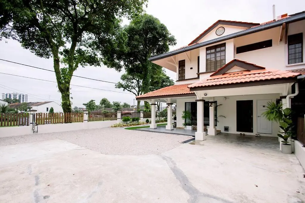 The Grove Cottage - Johor Bahru Holiday home