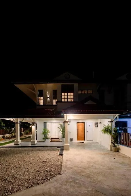 The Grove Cottage - Johor Bahru Holiday home