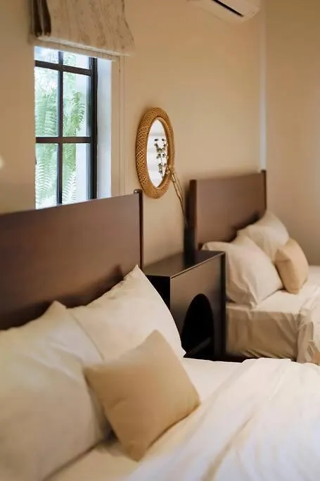 The Grove Cottage - Johor Bahru 0*,  Malaysia