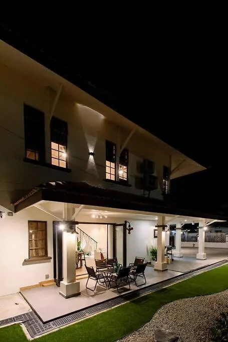 The Grove Cottage - ג'והור בהרו 0*,